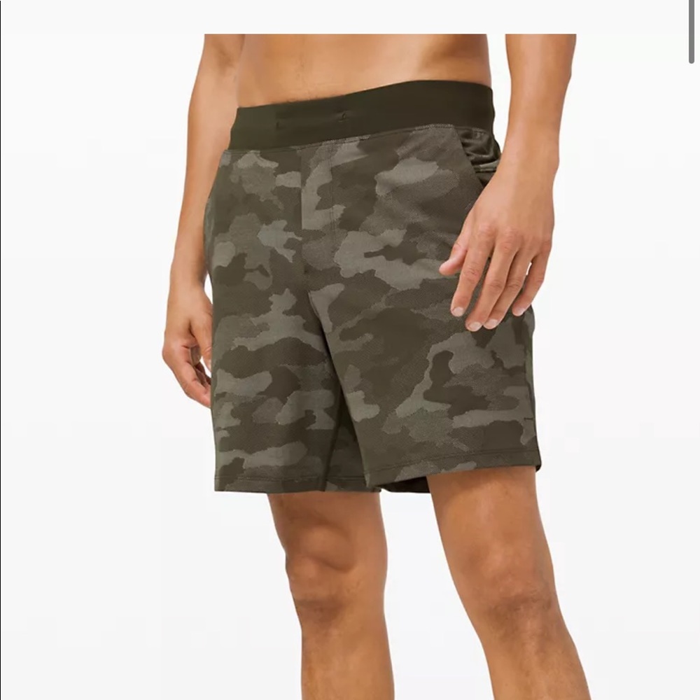 Men’s Lululemon Shorts, NWT. size Large; twill camo 7” leg length.